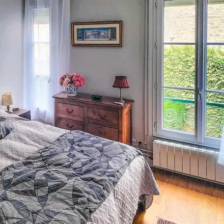 Rent this 1 bed apartment on Château de Chantilly in Place du Connétable, 60500 Chantilly
