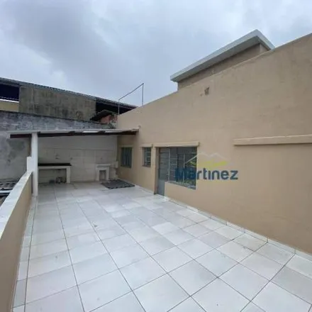 Rent this 2 bed house on Rua Altamisa in São Lucas, São Paulo - SP