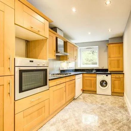 Image 7 - Warren House &amp; Atwood House, 185 Warwick Road, London, W8 6PL, United Kingdom - Apartment for rent