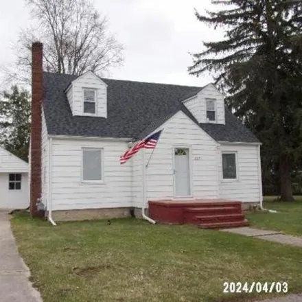 Buy this 3 bed house on 299 Lexington Street in Sandusky, Sanilac County