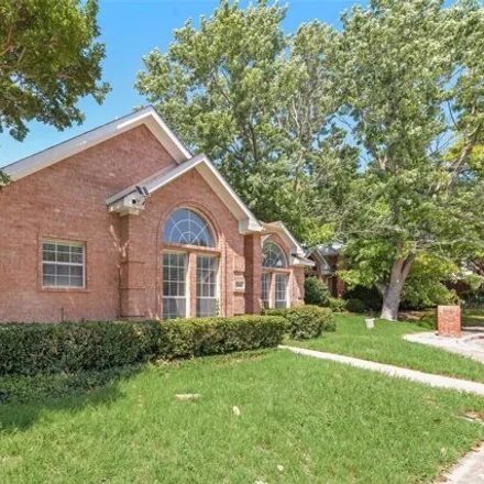 Image 2 - 7642 Chadwick Ct, Dallas, Texas, 75248 - House for sale