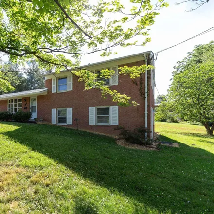 Image 2 - 5101 Ampthill Drive, Lincolnia Park, Fairfax County, VA 22312, USA - House for rent