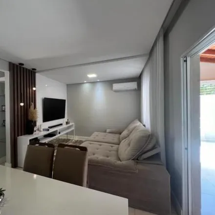 Buy this 3 bed house on Avenida Vereador Antônio Teixeira Muniz in Jardim São Pedro, Mogi das Cruzes - SP