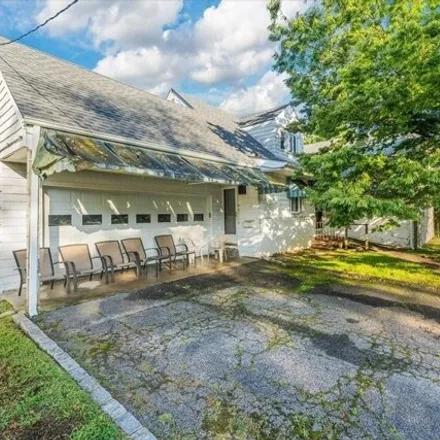 Image 2 - 60 Meadow Lane, Village of Lawrence, NY 11559, USA - House for sale