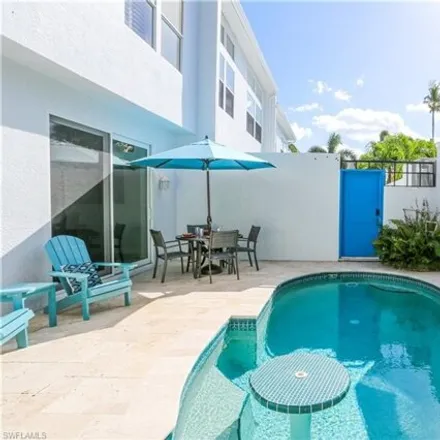 Image 2 - 970 5th Street South, Naples, FL 34102, USA - Townhouse for rent