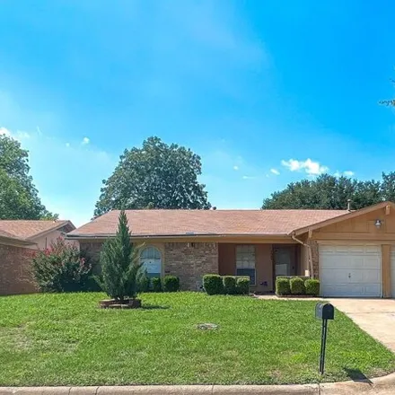 Rent this 4 bed house on 5815 Lance Court in Haltom City, TX 76148
