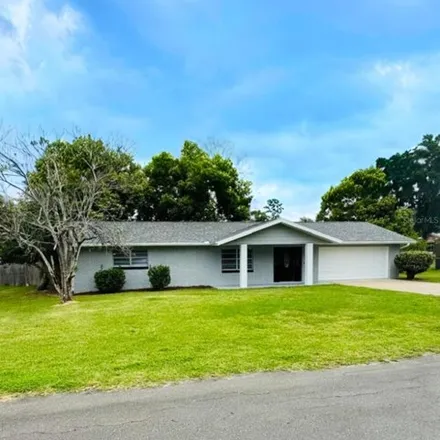 Buy this 3 bed house on 11521 Southeast 53rd Court in Belleview, FL 34420