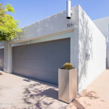 Image 2 - 3261 East Camelback Road, Phoenix, AZ 85018, USA - Loft for rent