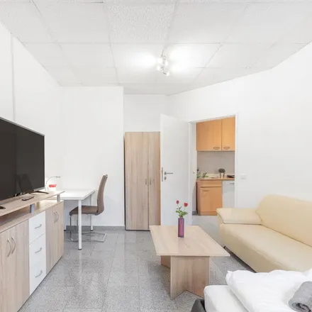 Rent this 3 bed apartment on Rudolf-Klug-Weg 4b in 22455 Hamburg, Germany