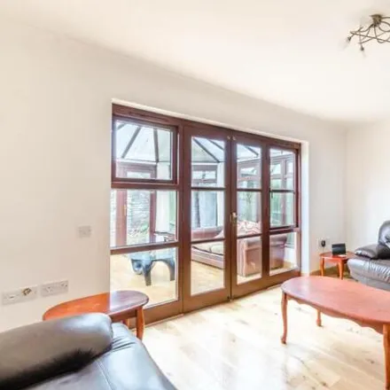 Image 3 - Price Close, London, SW17 7EP, United Kingdom - Townhouse for sale