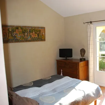 Rent this 4 bed house on Route de la Farlede in 83210 Solliès-Ville, France