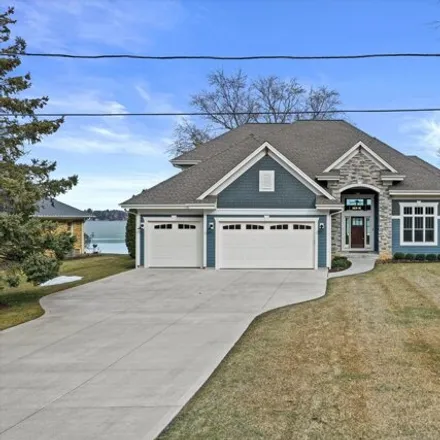 Buy this 6 bed house on W398N6150 Mary Lane in Oconomowoc, WI 53066