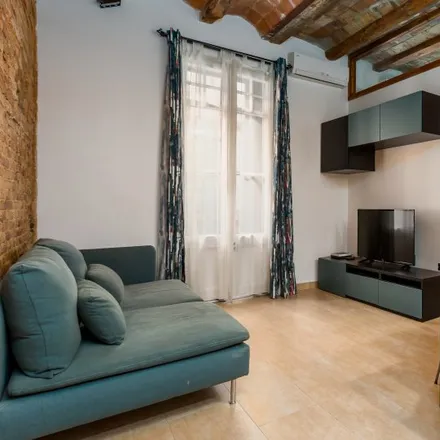 Rent this 1 bed apartment on Carrer de les Carolines in 10, 08012 Barcelona