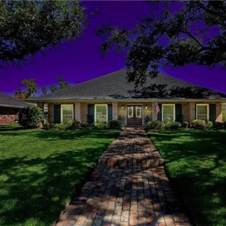 Buy this 5 bed house on Lancelot Drive in LaPlace, LA 70068
