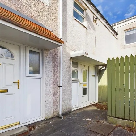 Rent this 3 bed townhouse on Hallcroft in Skelmersdale, WN8 6QD