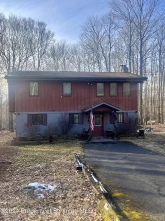 Rent this 4 bed house on 63 Livingston Lane in Clifton Township, Lackawanna County