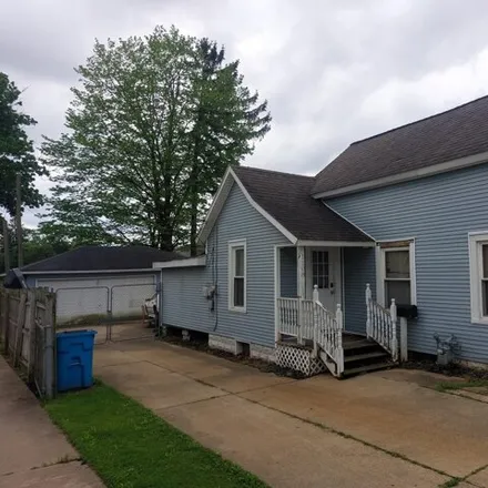 Image 3 - 1108 Hickory St, Niles, Michigan, 49120 - House for sale