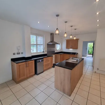 Rent this 3 bed apartment on Queslett Road in Pheasey, B43 7EY