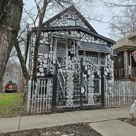 Buy this 3 bed house on 5735 South Bishop Street in Chicago, IL 60636