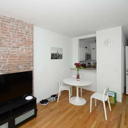 Buy this 1 bed condo on 463 1st Street in Hoboken, NJ 07030