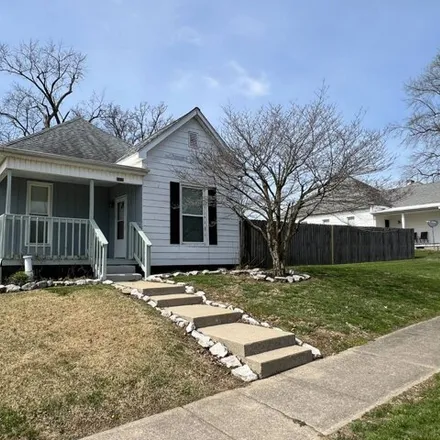 Buy this 3 bed house on 1008 Poplar Street in Mount Carmel, IL 62863