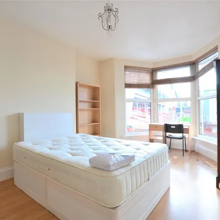 Rent this 6 bed apartment on Vine Terrace in Gloucester, GL1 3BG