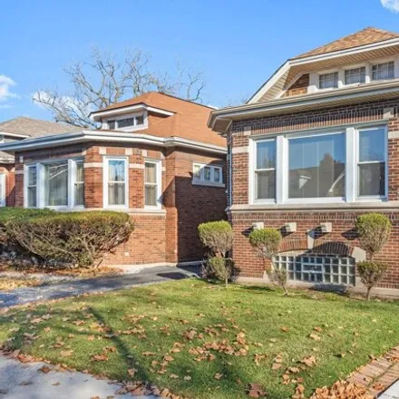 Buy this 5 bed house on 7733 South Clyde Avenue in Chicago, IL 60649