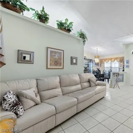Image 3 - 1566 Northeast 2nd Street, Cape Coral, FL 33909, USA - House for sale