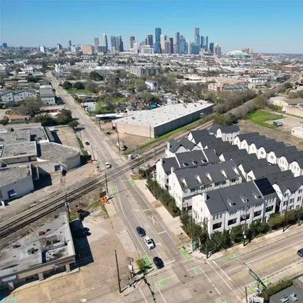 Image 2 - 4053 Leeland St, Houston, Texas, 77023 - House for rent