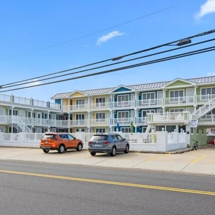 Buy this 2 bed condo on 268 East Primrose Road in Wildwood Gables, Cape May County