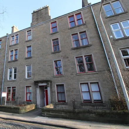 Rent this 3 bed apartment on Magdalen Green in Roseangle, Seabraes