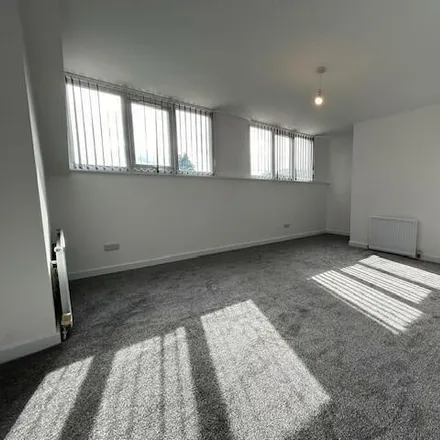 Image 6 - Eastway, West Timperley, M33 4DX, United Kingdom - Apartment for rent