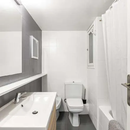 Rent this 4 bed apartment on Veritas in Gran Via de Carles III, 55