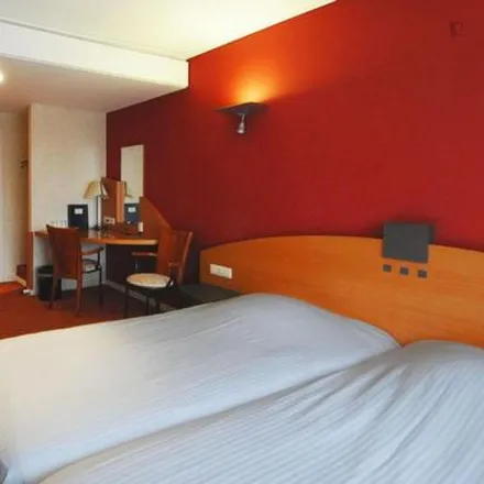 Rent this 1 bed apartment on Jozef Van Elewijckstraat 35 in 1853 Strombeek-Bever, Belgium