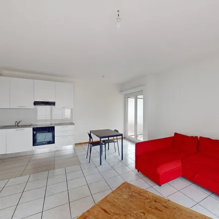 Rent this 4 bed apartment on Speedy pizza in Via Giuseppe Bagutti 26, 6900 Lugano