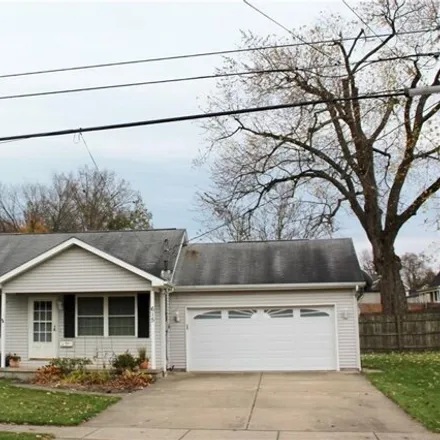 Buy this 3 bed house on 641 West Street in Niles, OH 44446