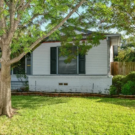 Buy this 3 bed house on 1813 Jackson Drive in Arlington, TX 76013
