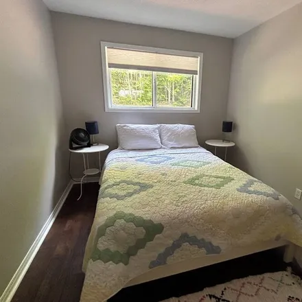 Rent this 3 bed townhouse on Rosseau in ON P0C 1J0, Canada