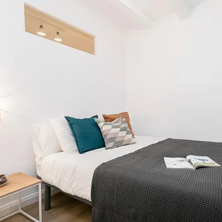 Rent this 1 bed apartment on Carrer de les Pedreres in 14, 08001 Barcelona