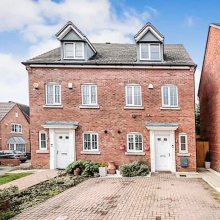 Buy this 3 bed townhouse on Rosehead Drive in Harborne, B32 2HW