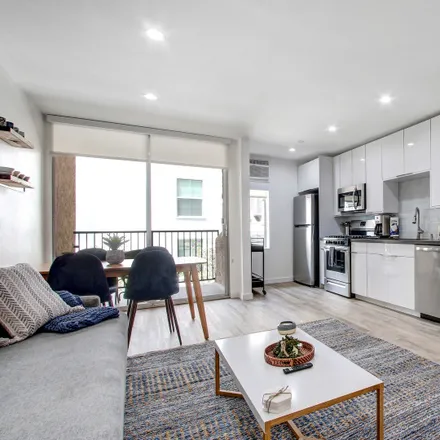 Rent this 1 bed apartment on Pressed Juicery in Kinross Avenue, Los Angeles