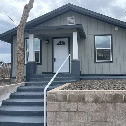 Buy this 3 bed house on 214 Chestnut Street in Kingman, AZ 86401