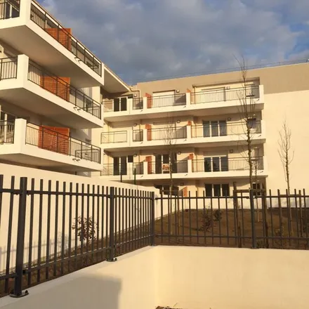 Image 3 - 7 Boulevard Fernand Serre, 84000 Avignon, France - Apartment for rent