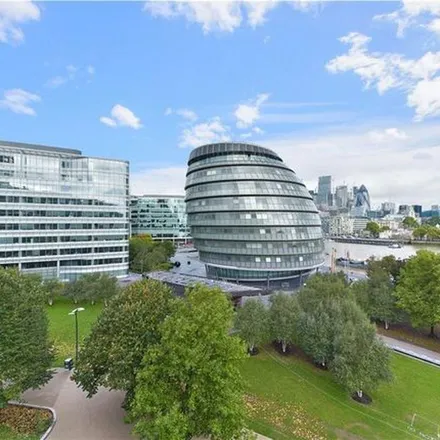 Rent this 4 bed apartment on Cambridge House in Duchess Walk, London