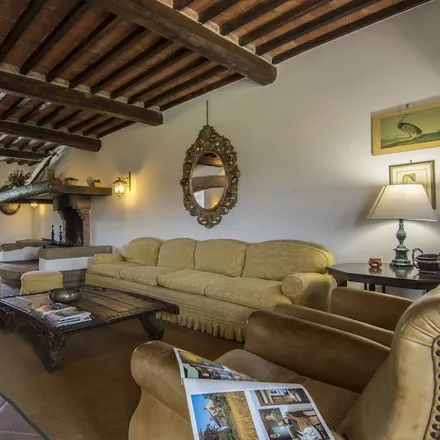 Rent this 6 bed house on Sinalunga in Piazza della Repubblica, 53048 Sinalunga SI