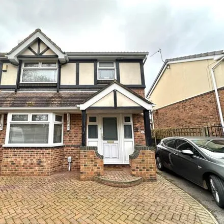Buy this 3 bed house on St Peters View in Bilton, HU11 4AE