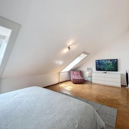 Rent this 4 bed apartment on Karne in Place Bémont 22, 1204 Geneva