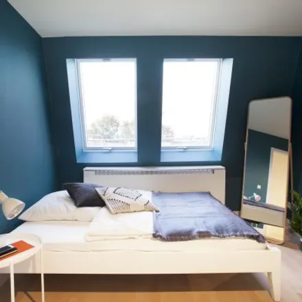 Rent this 6 bed room on U Uhlandstraße in Kurfürstendamm, 10719 Berlin