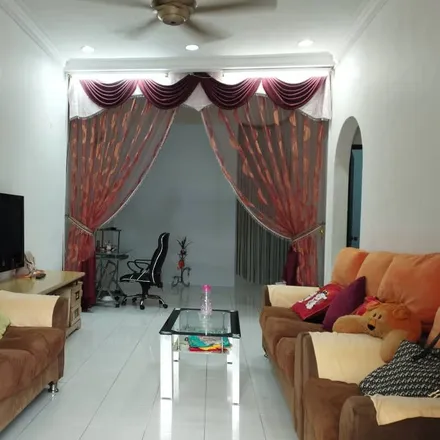 Rent this 4 bed apartment on Aman Perdana 4F/KU 5 in Aman Perdana, 42200 Klang Municipal Council