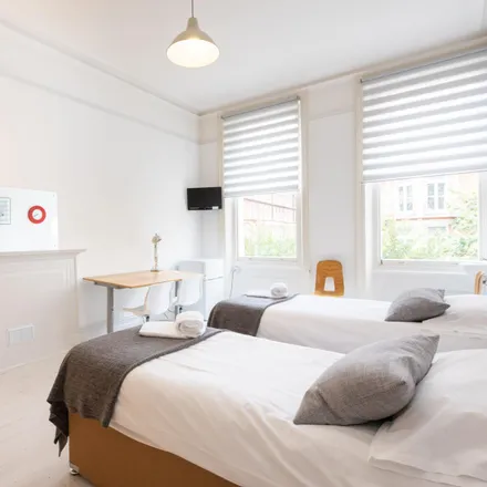 Image 1 - Bed Station Earls Court Road, 270 Earl's Court Road, London, SW5 9RF, United Kingdom - Room for rent